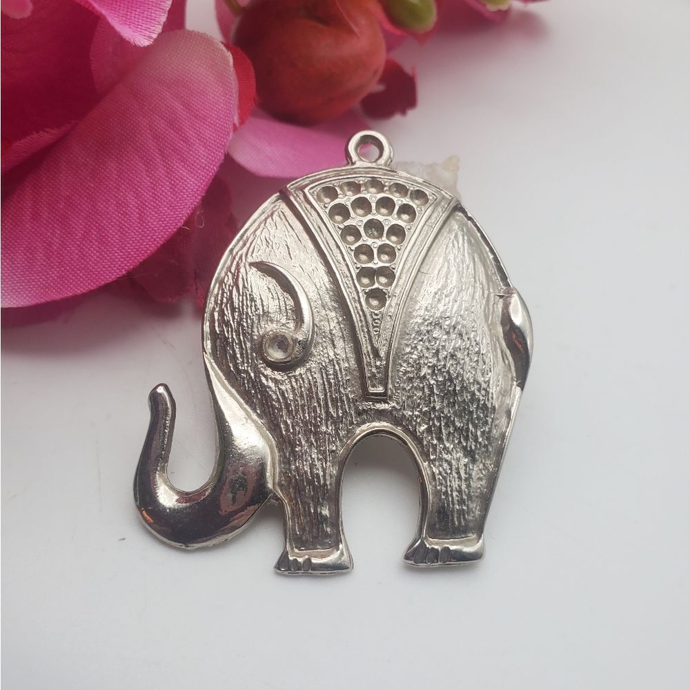 African elephant necklace‎ pendant